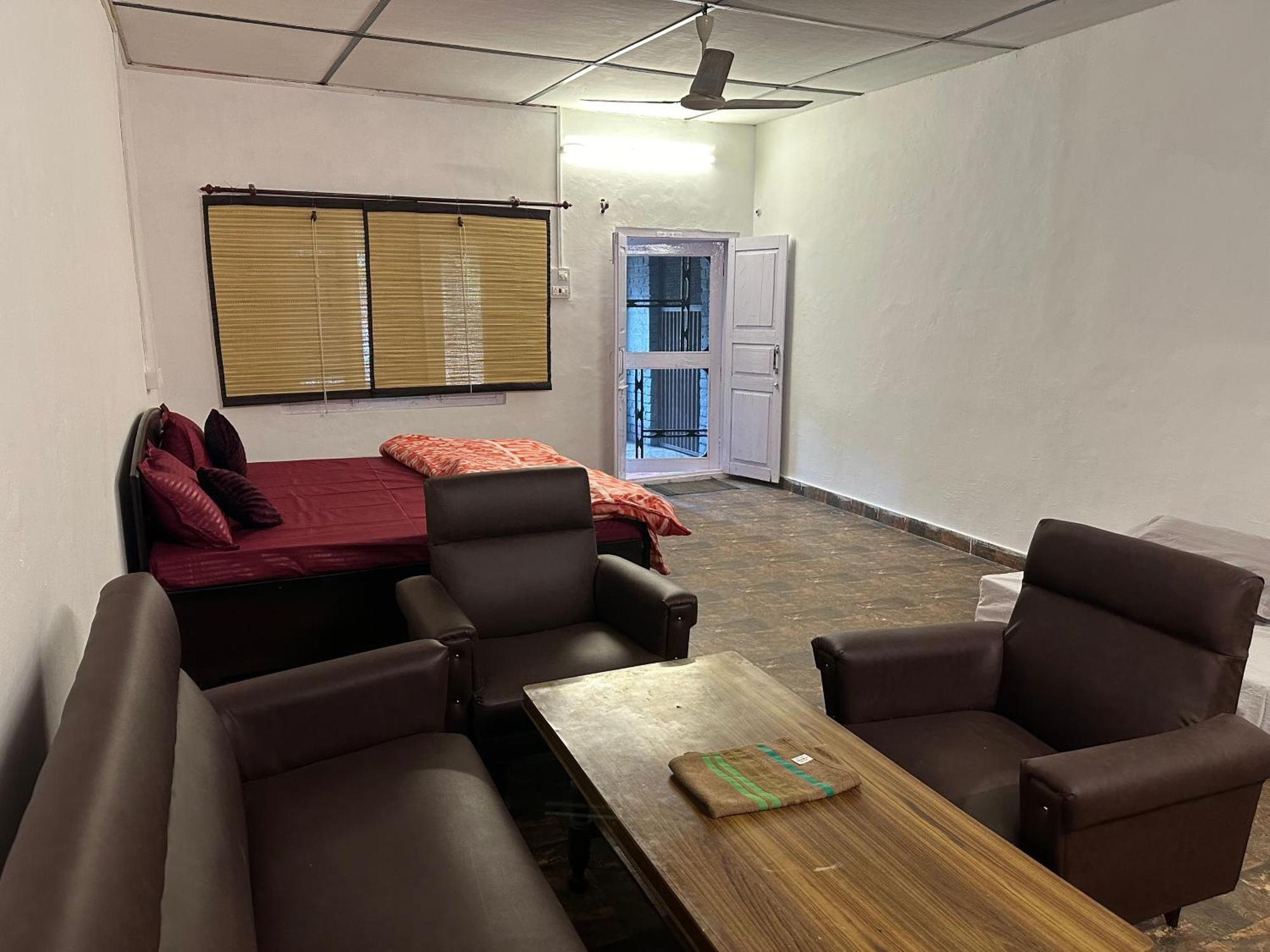 Dreamwoods A Travellers Farm Hostel ดารัมซาลา ภายนอก รูปภาพ