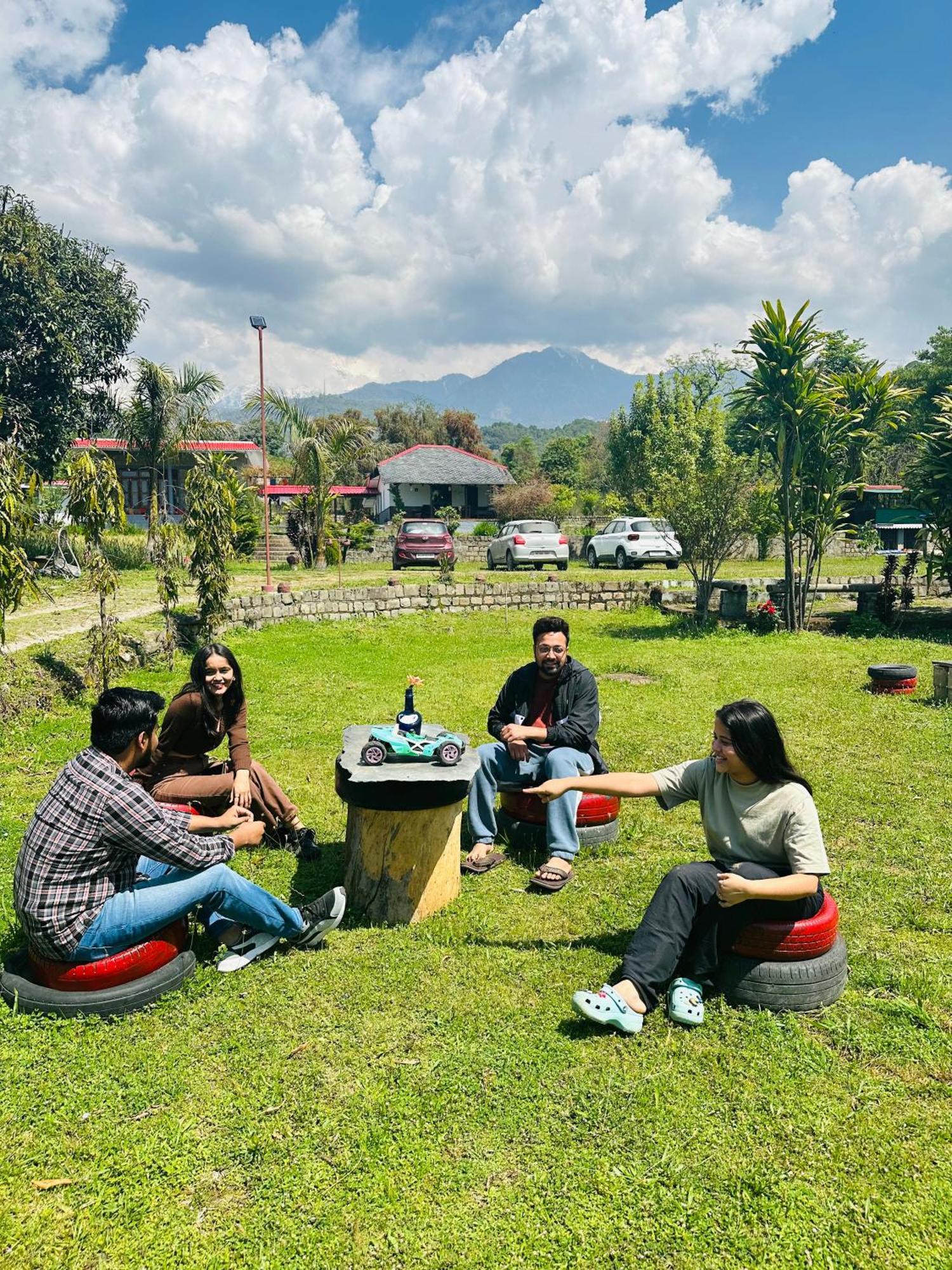 Dreamwoods A Travellers Farm Hostel ดารัมซาลา ภายนอก รูปภาพ